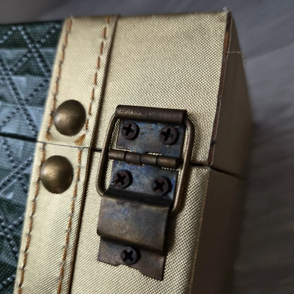 N/A decorative trunk